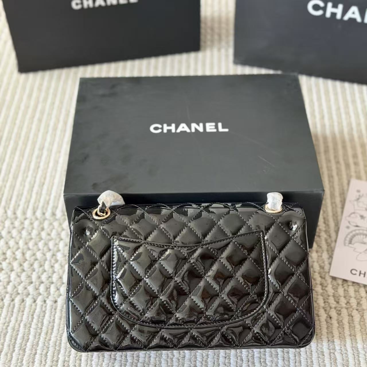 CHANE1 チェーン パテントレザー ショルダーバッグ【 50％割引+送料無料】