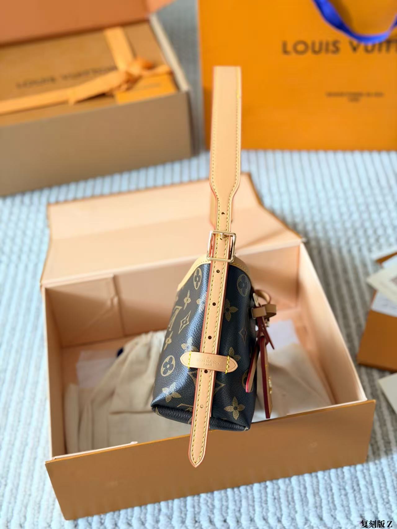 LV Nano Carryallショルダーバッグ【 50％割引+送料無料】