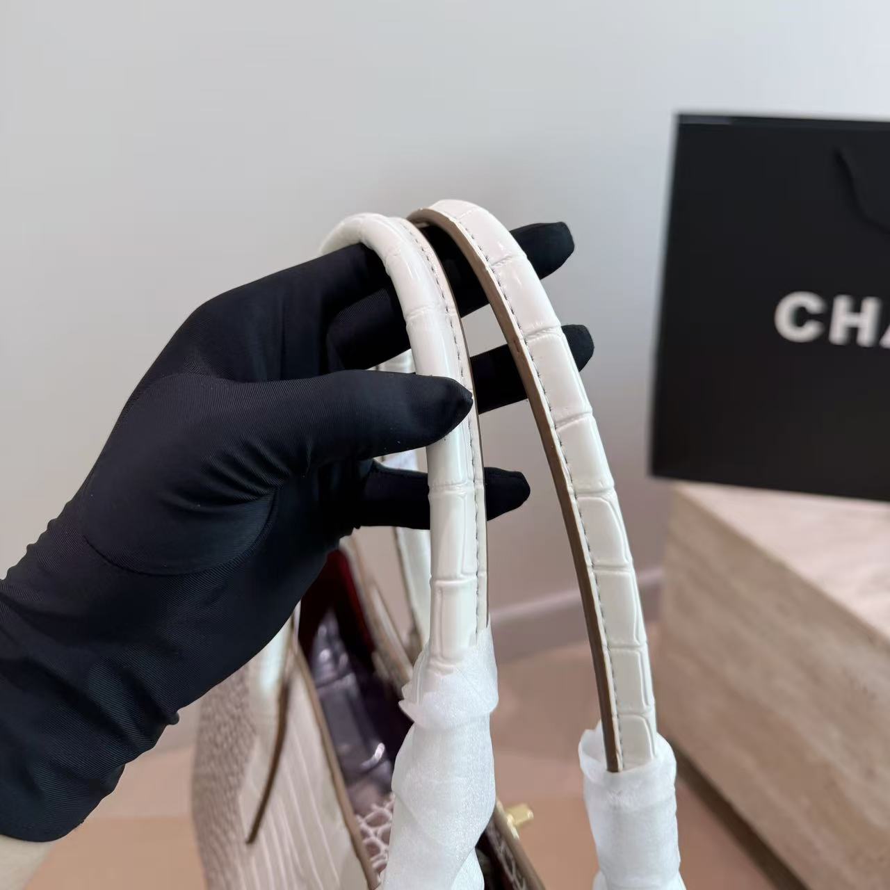 CHANE1 クロコダイル柄ハンドバッグ【50％割引+送料無料】