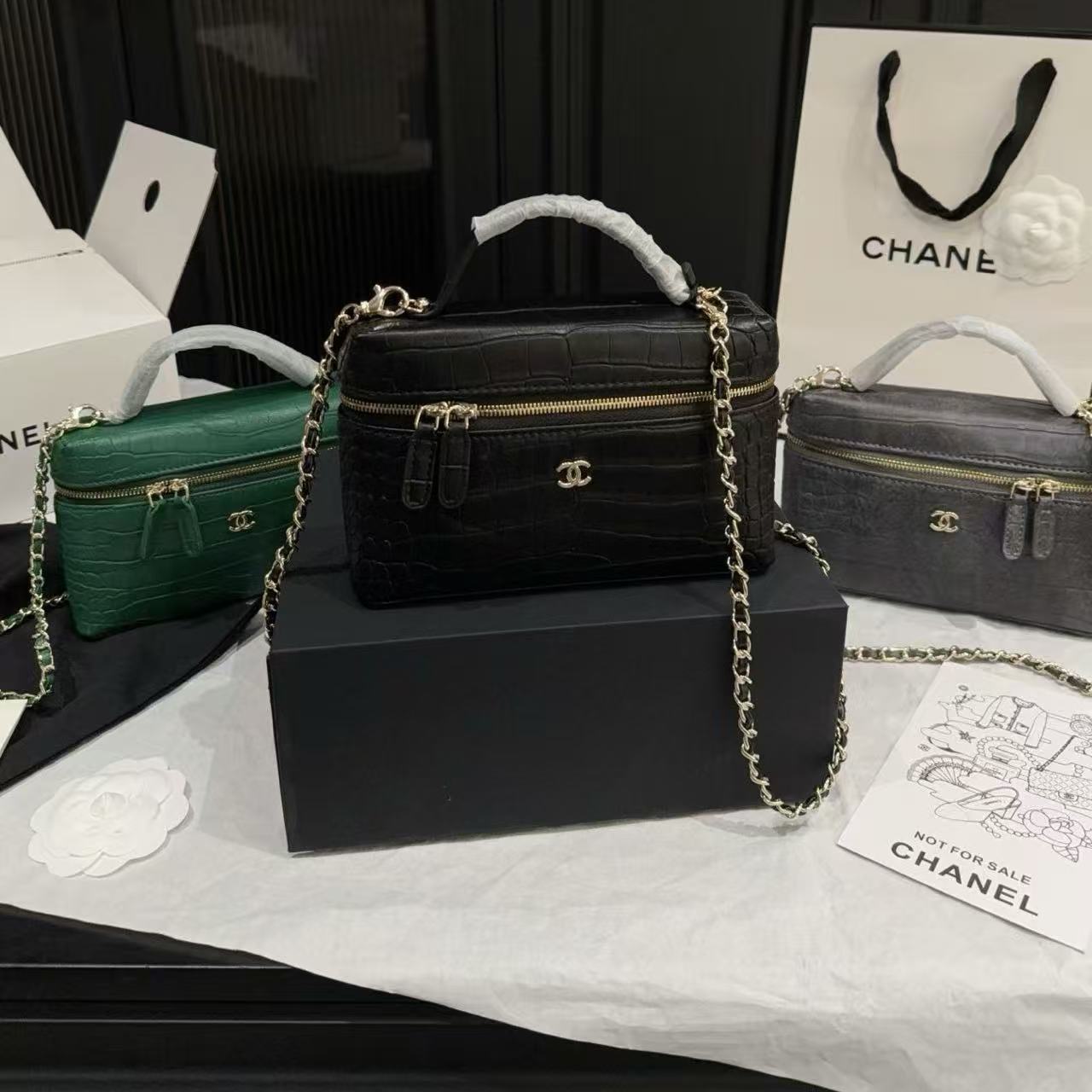 CHANE1 クロコダイル柄チェーンバッグ【50％割引+送料無料】