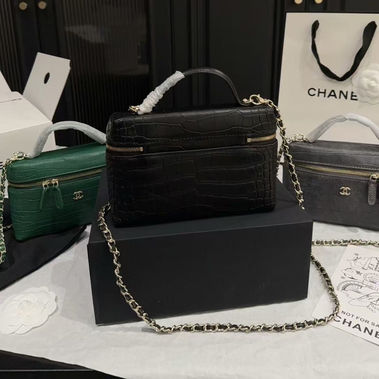 CHANE1 クロコダイル柄チェーンバッグ【50％割引+送料無料】