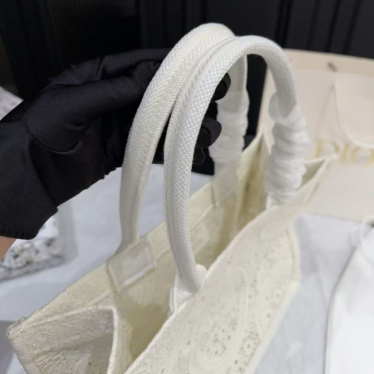 DI0R Book Tote刺繍入りショッピングバッグ【50％割引+送料無料】