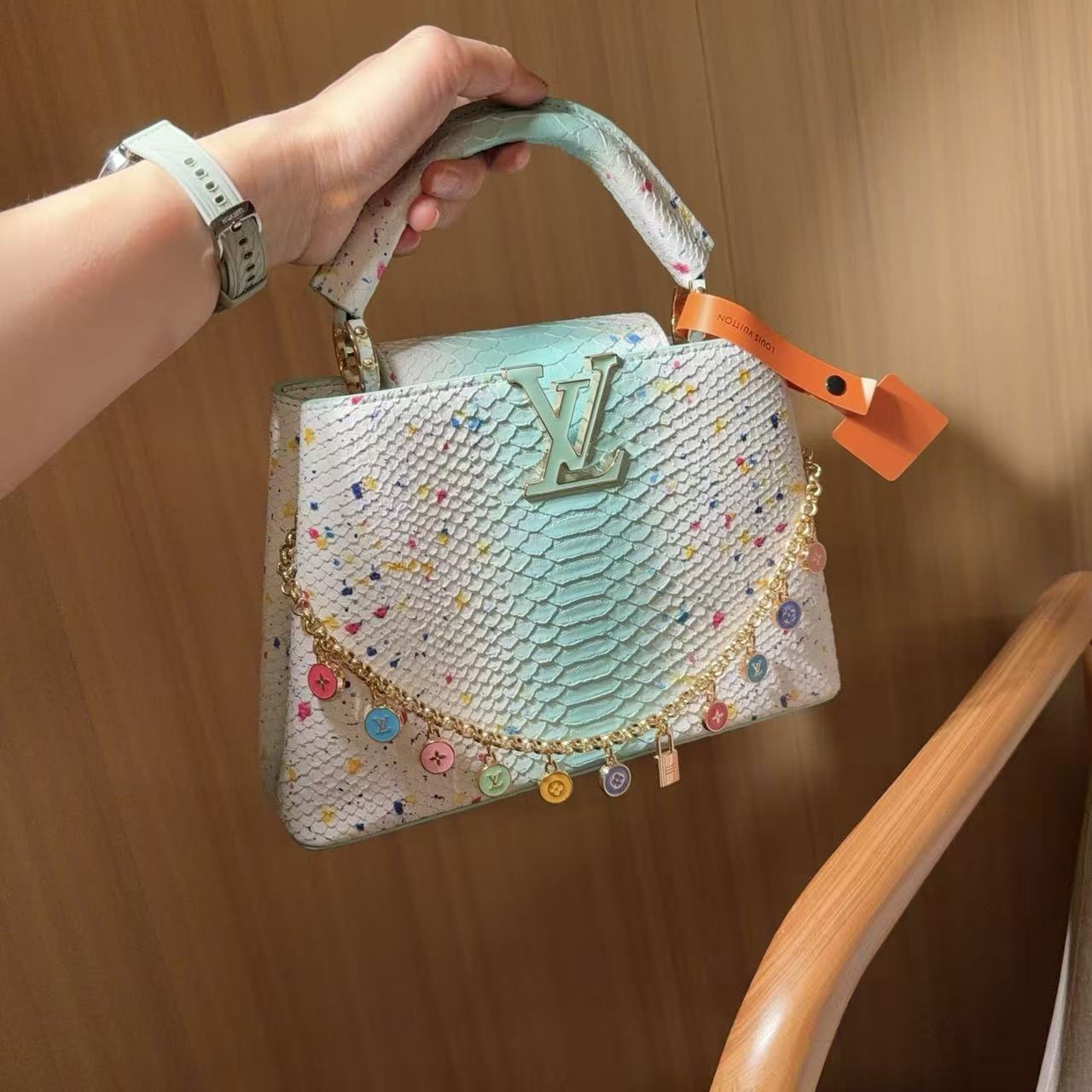 LV Capucinesヘビ革のハンドバッグ【50％割引+送料無料】