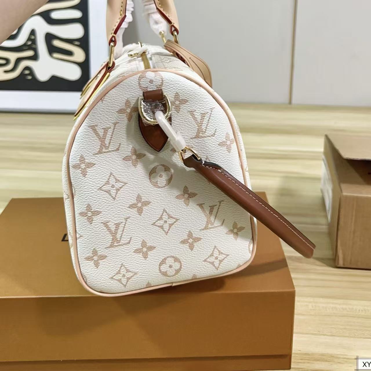 LV牛革ハンドバッグ【50％割引+送料無料】