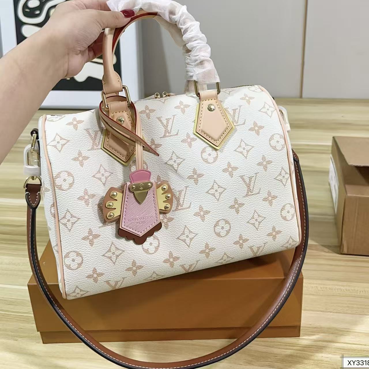 LV牛革ハンドバッグ【50％割引+送料無料】
