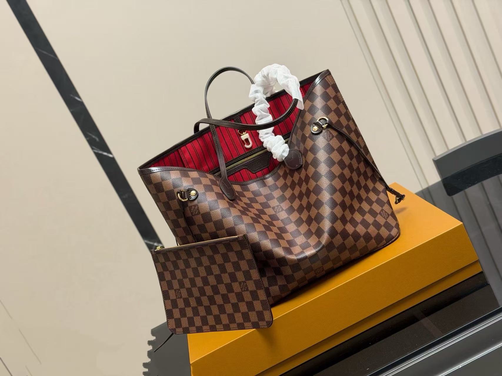 LV Neverfullチェック柄のショッピングバッグ【50％割引+送料無料】