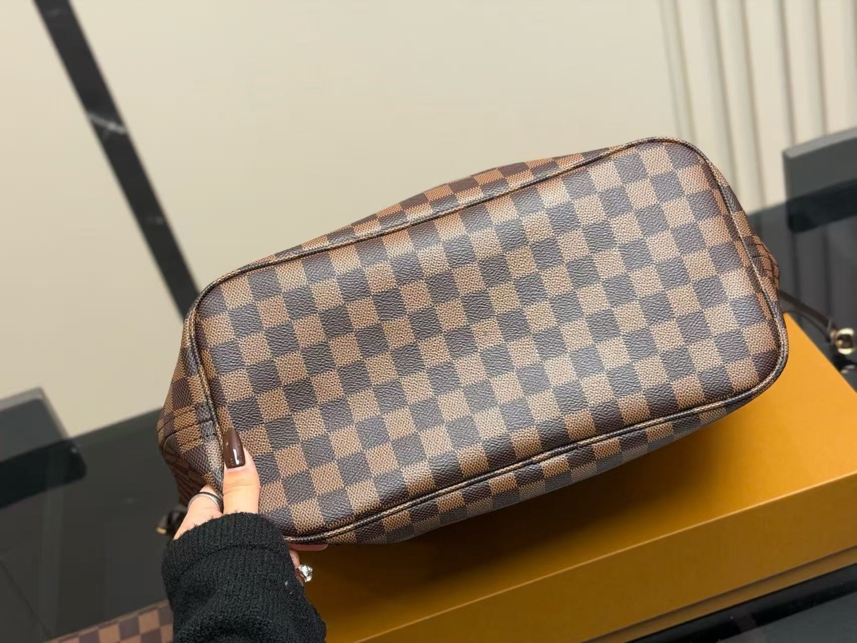 LV Neverfullチェック柄のショッピングバッグ【50％割引+送料無料】