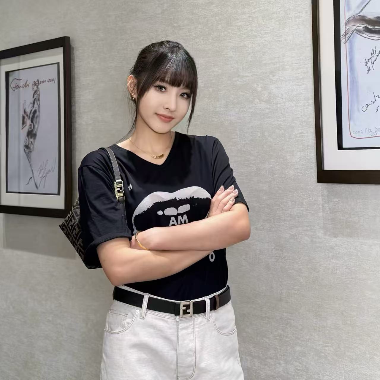 FEND1 リッププリント Vネック 半袖Tシャツ【50％割引+送料無料】