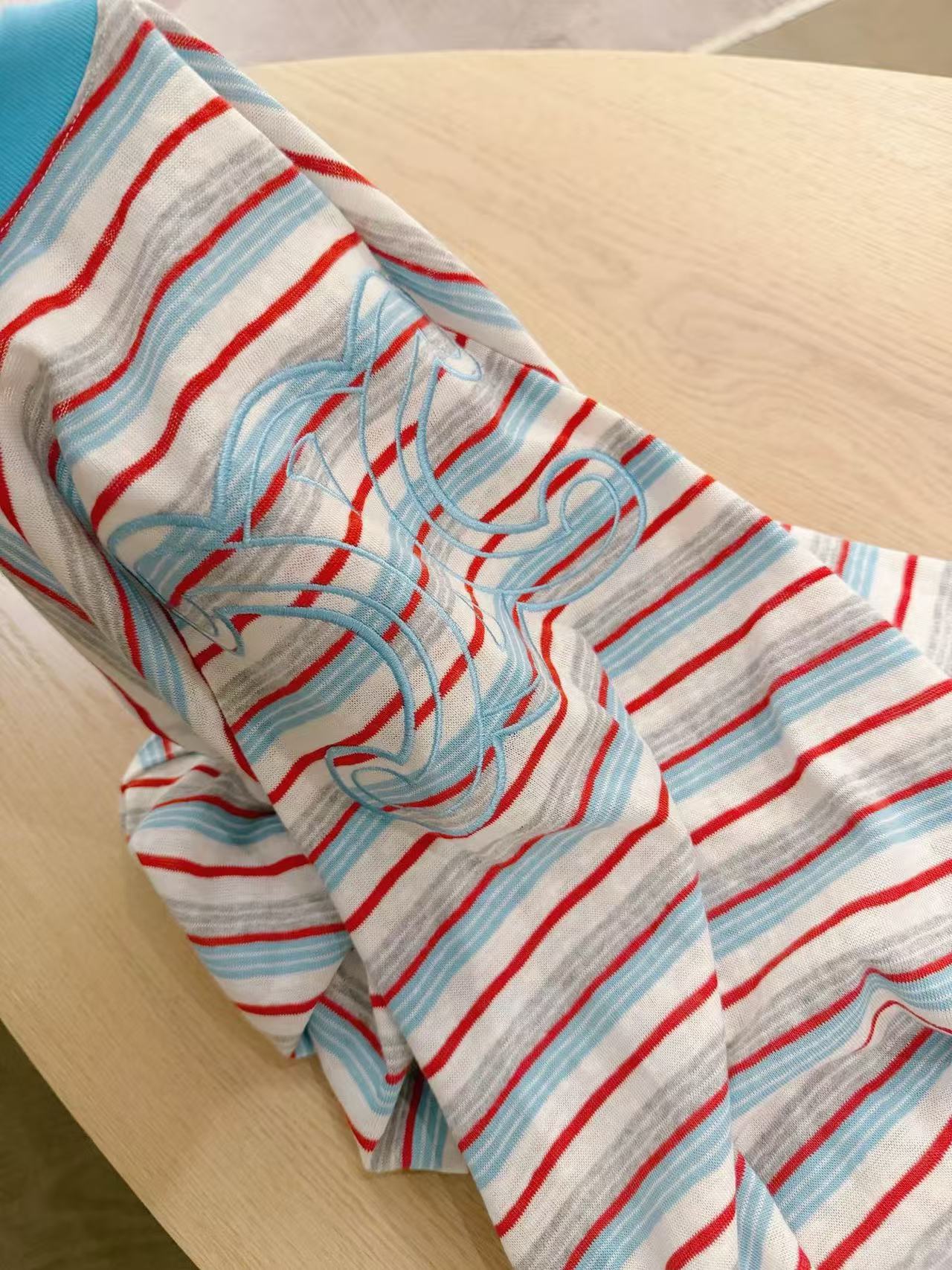 CEL1NE 凱旋門ストライプ長袖Tシャツ【50％割引+送料無料】