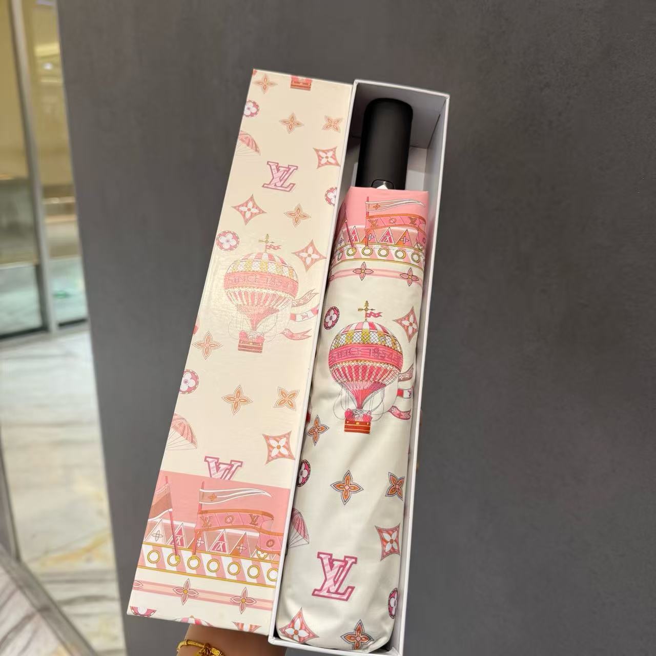 LVプリント柄の折りたたみ傘【50％割引+送料無料】