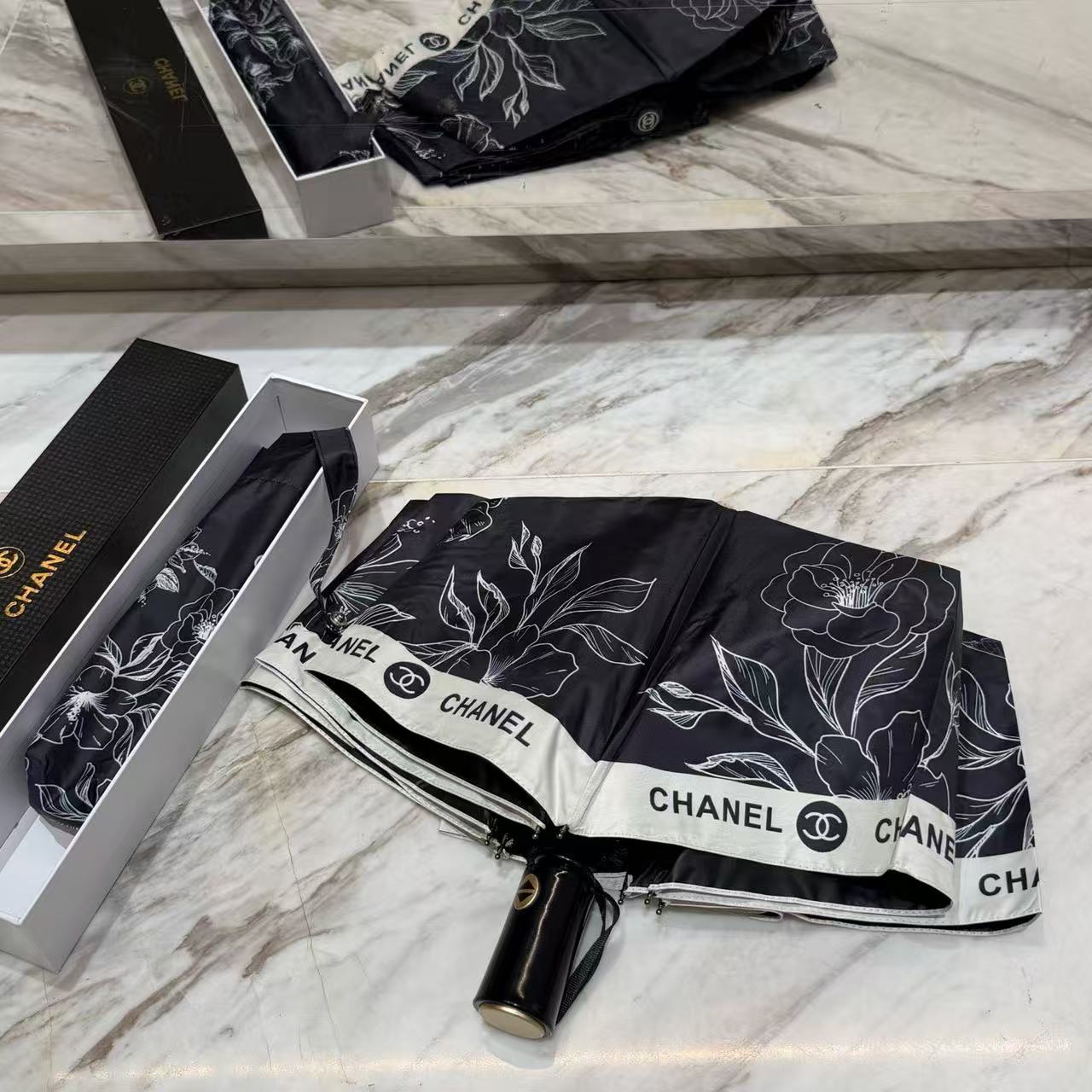 CHANE1 プリント入りダブルC折りたたみ傘【50％割引+送料無料】