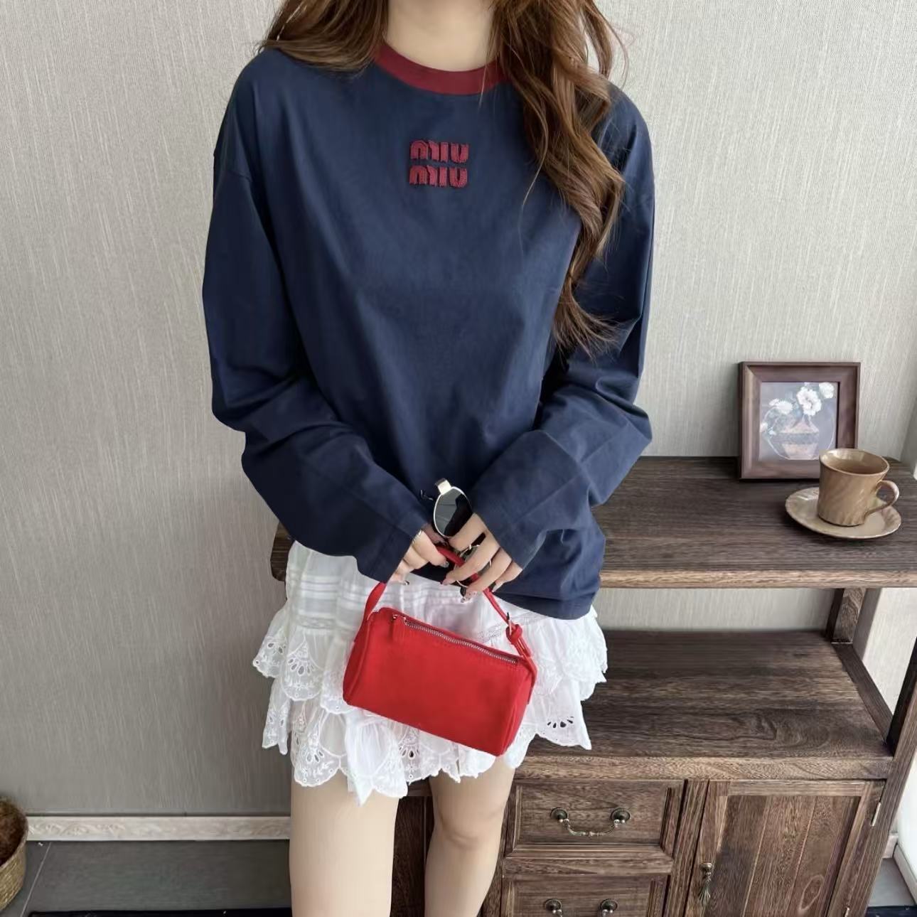 M1UM1U カラーブロックレター長袖Tシャツ【50％割引+送料無料】