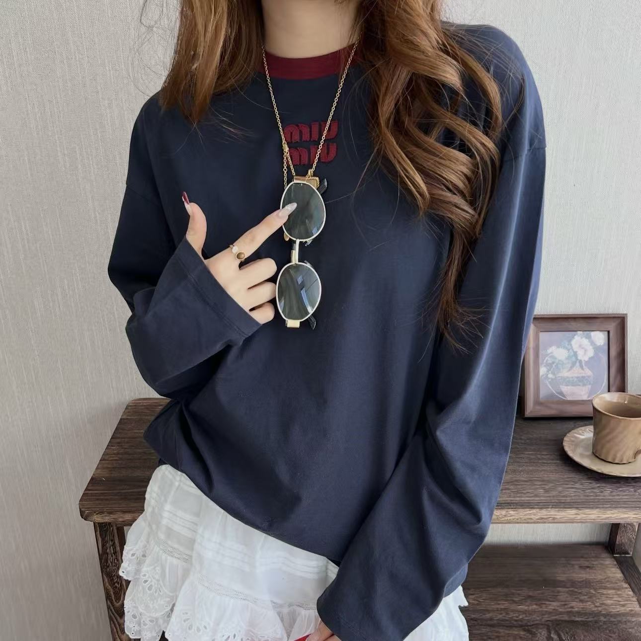 M1UM1U カラーブロックレター長袖Tシャツ【50％割引+送料無料】