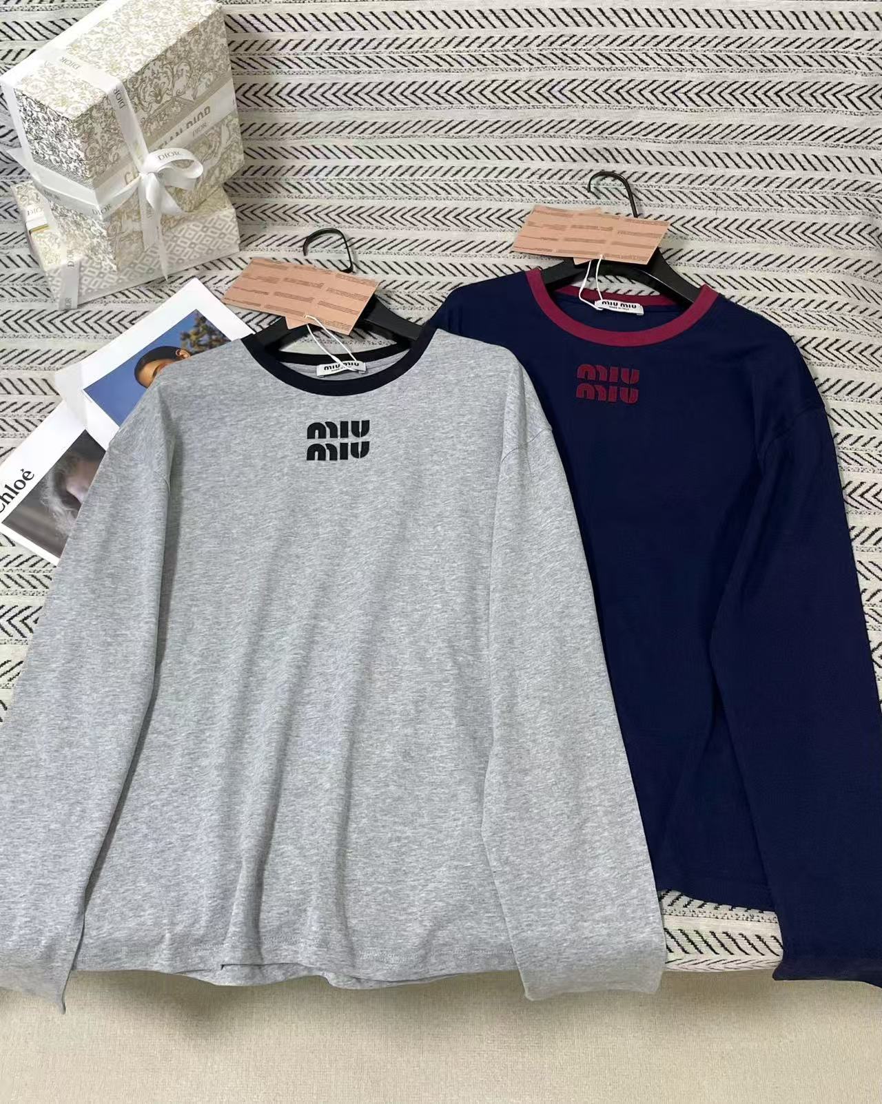 M1UM1U カラーブロックレター長袖Tシャツ【50％割引+送料無料】