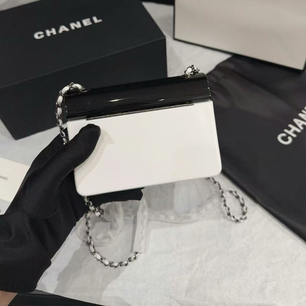 CHANE1 ブラック＆ホワイト チェーンショルダーバッグ【50％割引+送料無料】