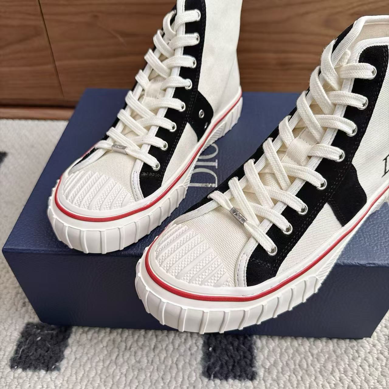 DI0R高品質のレースアップハイカットシューズ【50％割引+送料無料】