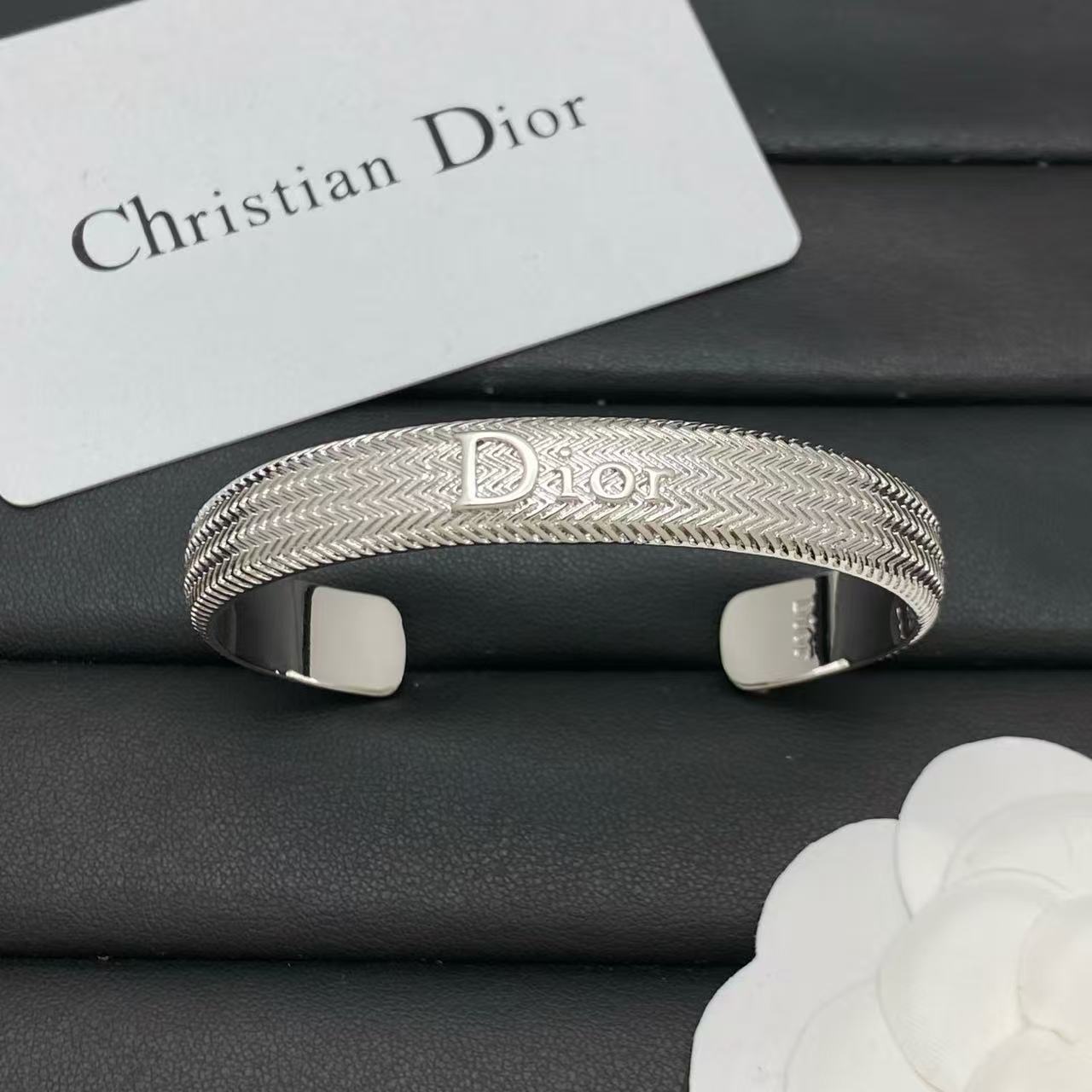 DIOR レター オープンカフブレスレット【50％割引+送料無料】