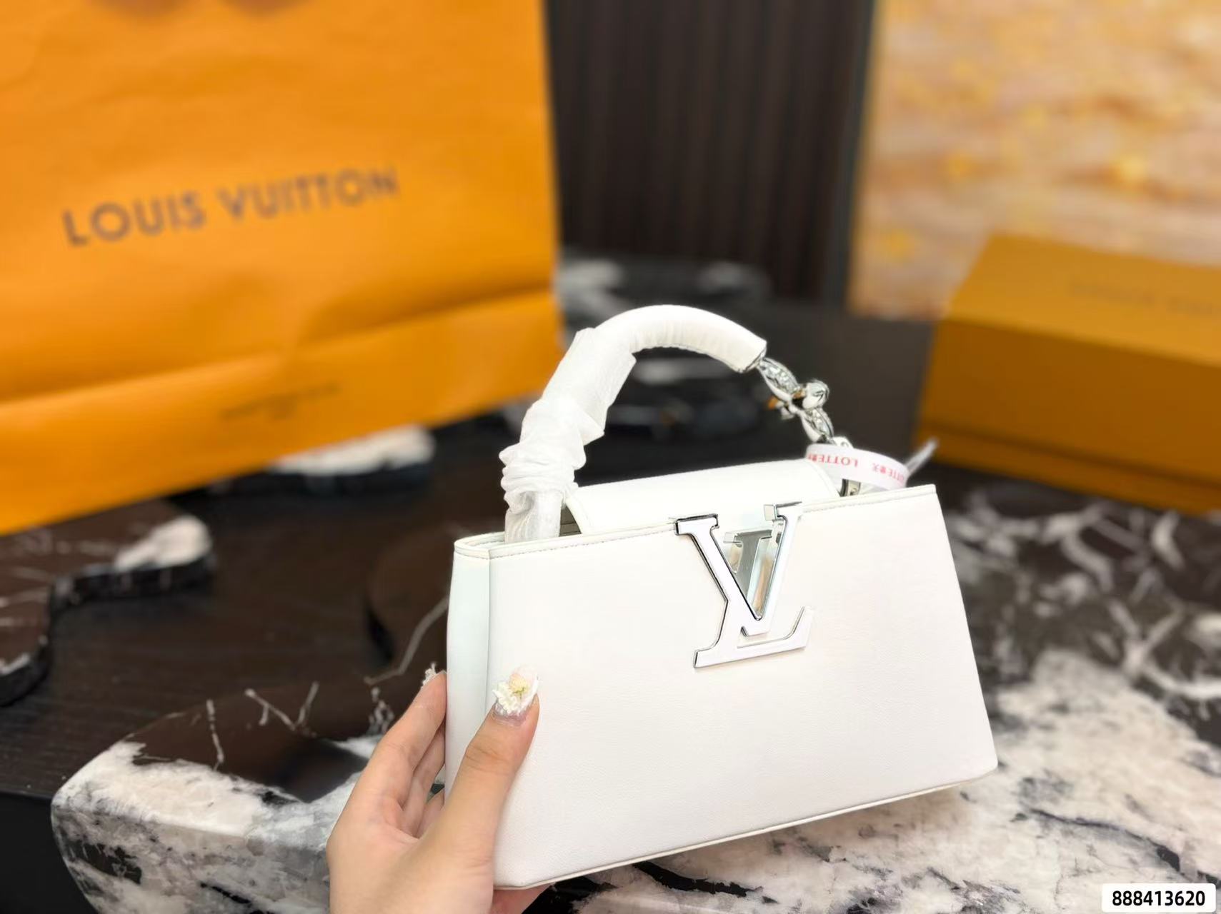 LV Capucines bbハンドバッグ【50％割引+送料無料】