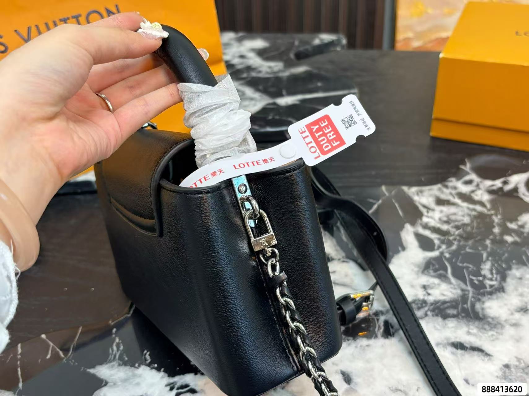 LV Capucines bbハンドバッグ【50％割引+送料無料】