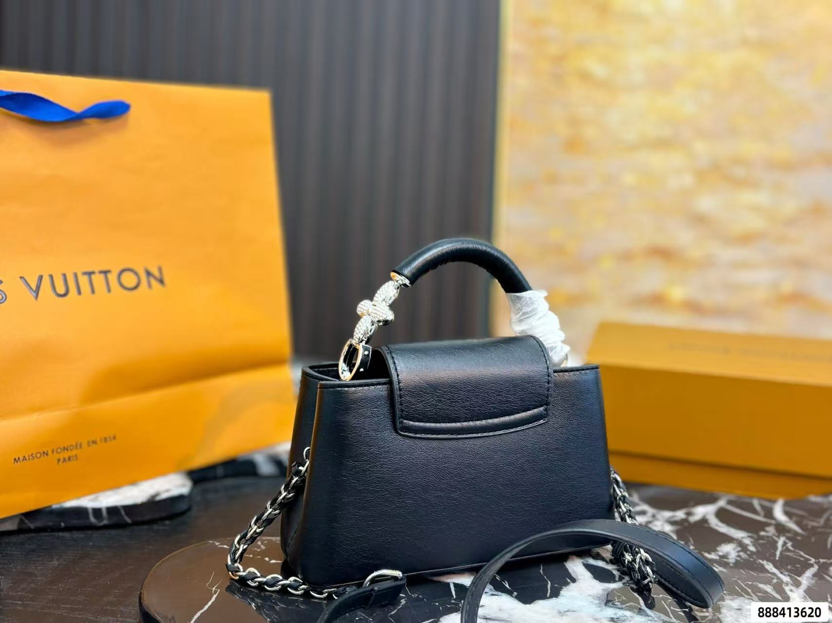 LV Capucines bbハンドバッグ【50％割引+送料無料】