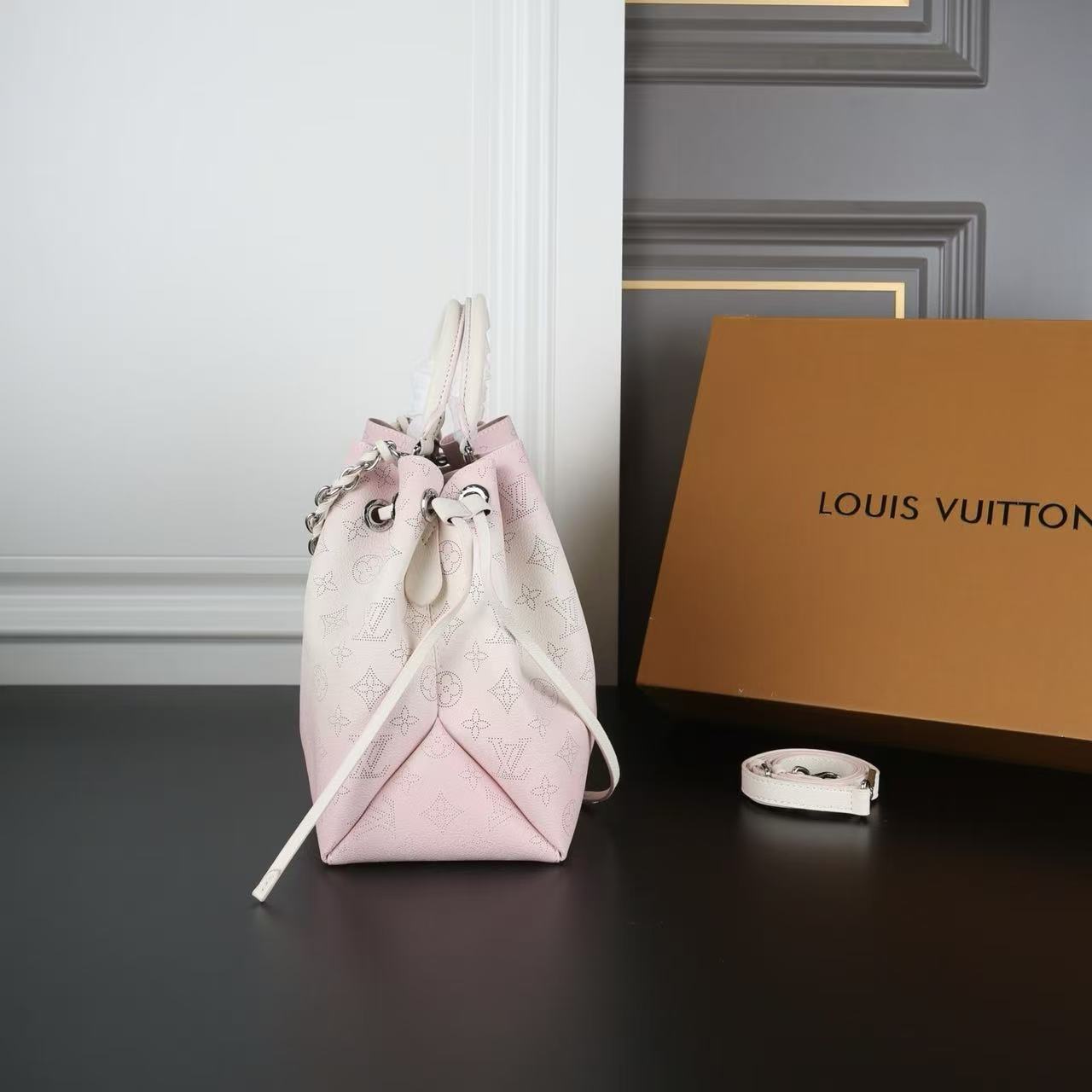 LV カットアウト グラデーション チェーンバッグ【50％割引+送料無料】