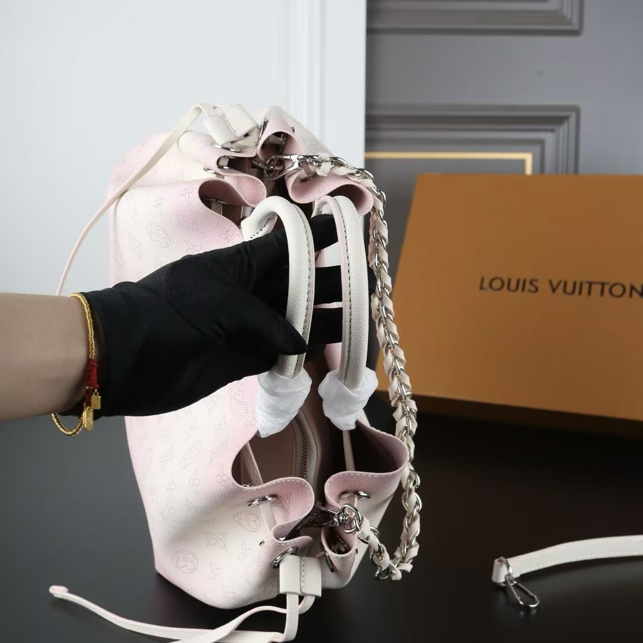 LV カットアウト グラデーション チェーンバッグ【50％割引+送料無料】