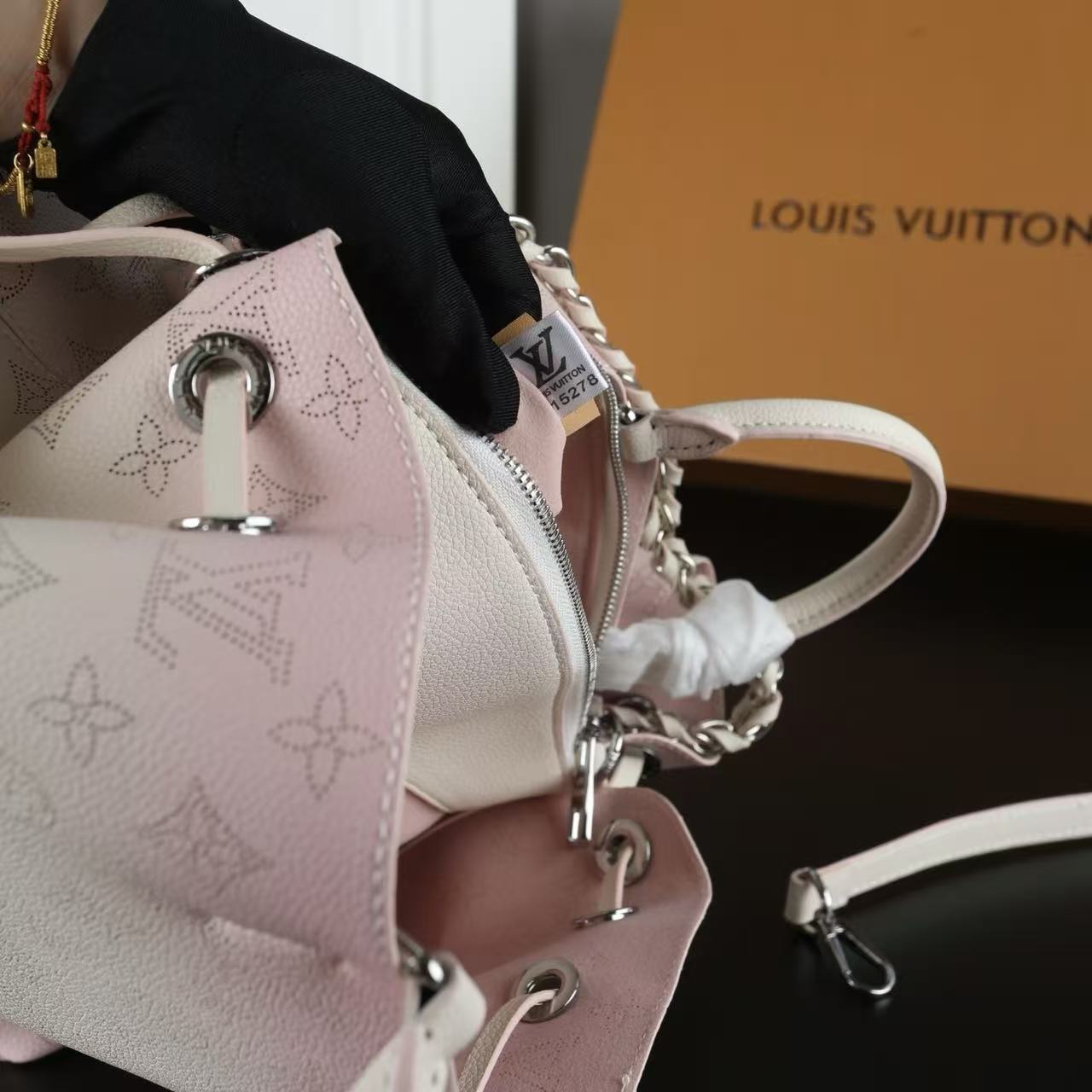 LV カットアウト グラデーション チェーンバッグ【50％割引+送料無料】