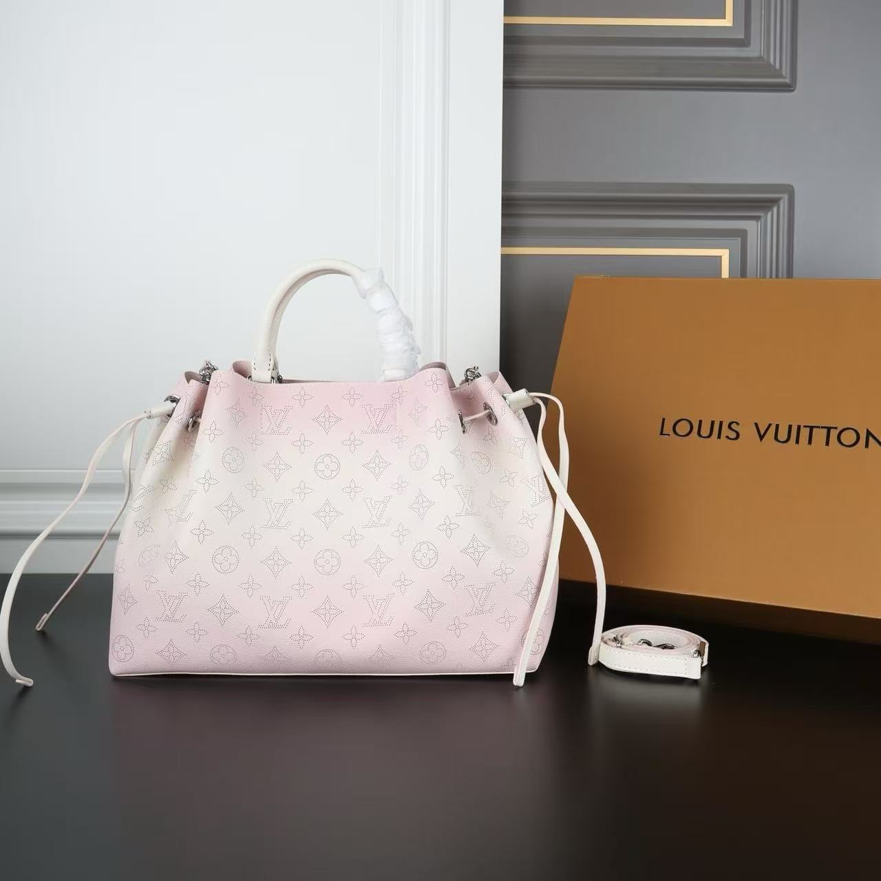 LV カットアウト グラデーション チェーンバッグ【50％割引+送料無料】