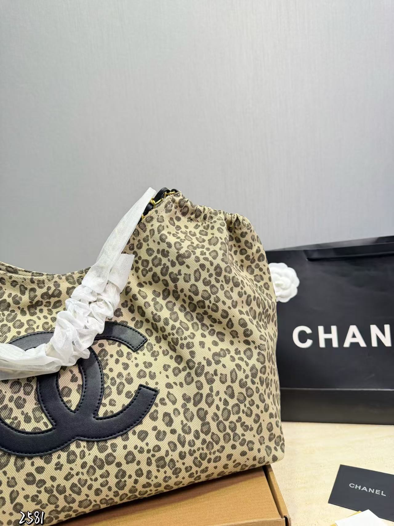 CHANE1 ダブルC レオパード柄ショッピングバッグ【50％割引+送料無料】