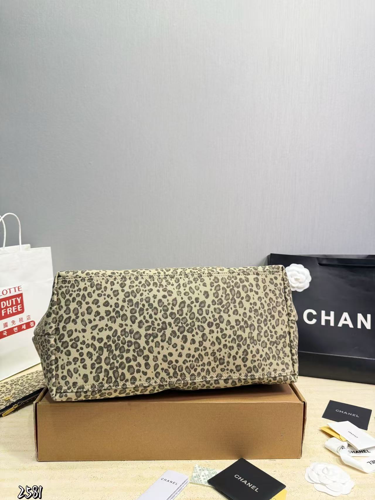 CHANE1 ダブルC レオパード柄ショッピングバッグ【50％割引+送料無料】