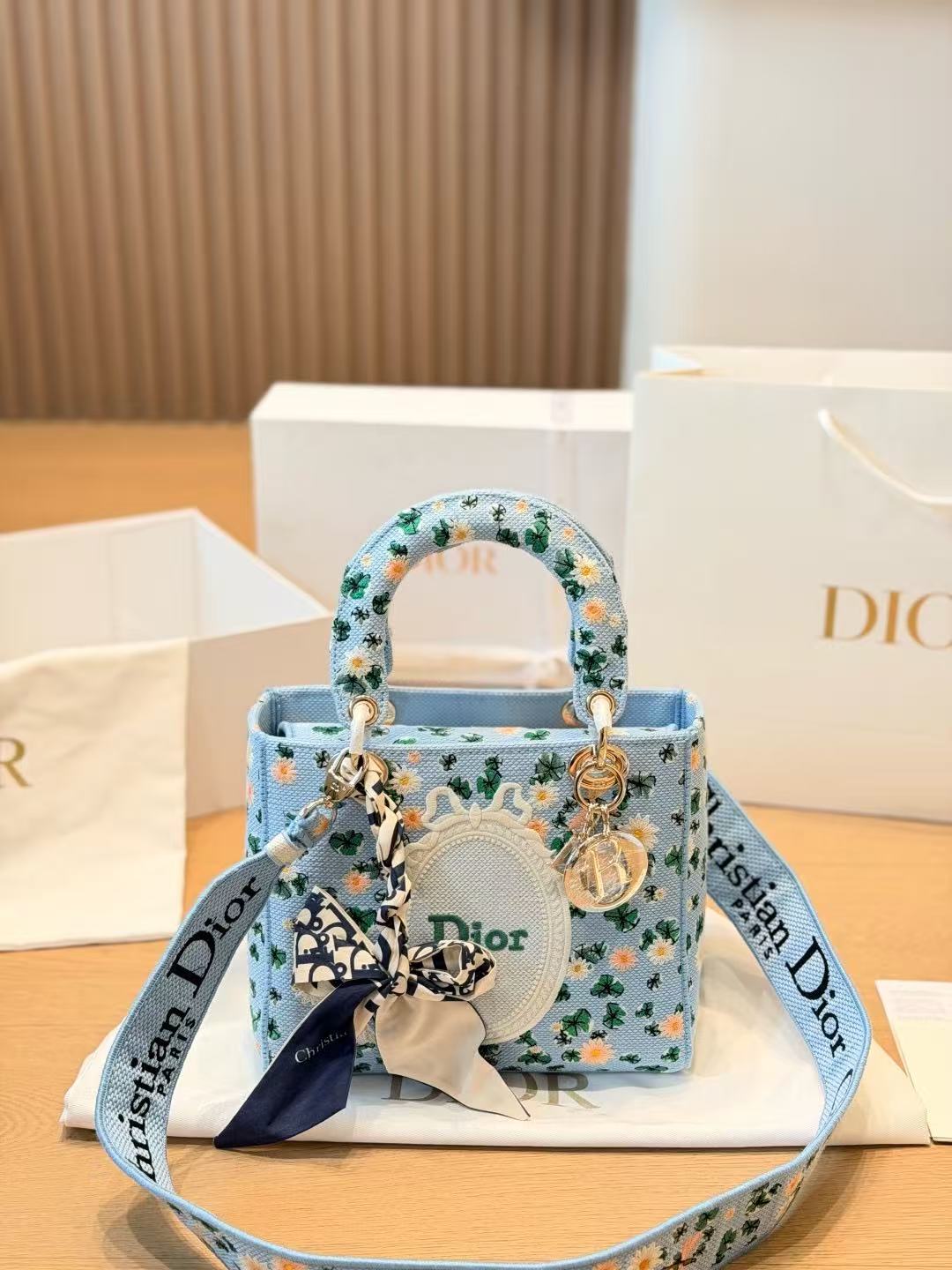 DI0R Lady D-Liteハンドバッグ【50％割引+送料無料】