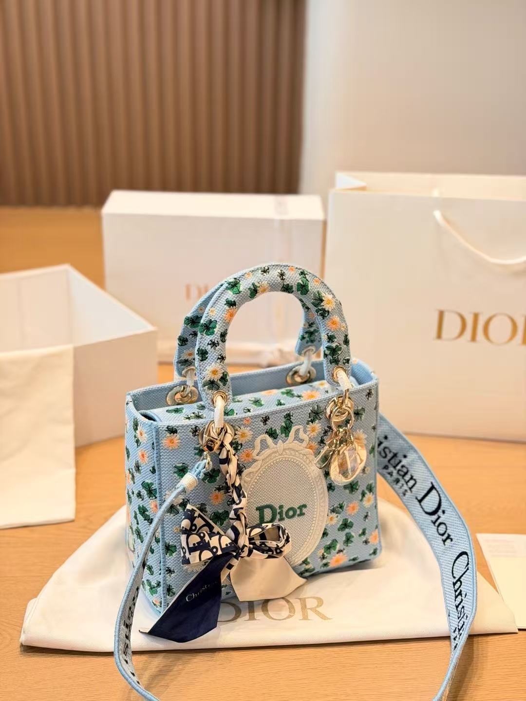 DI0R Lady D-Liteハンドバッグ【50％割引+送料無料】