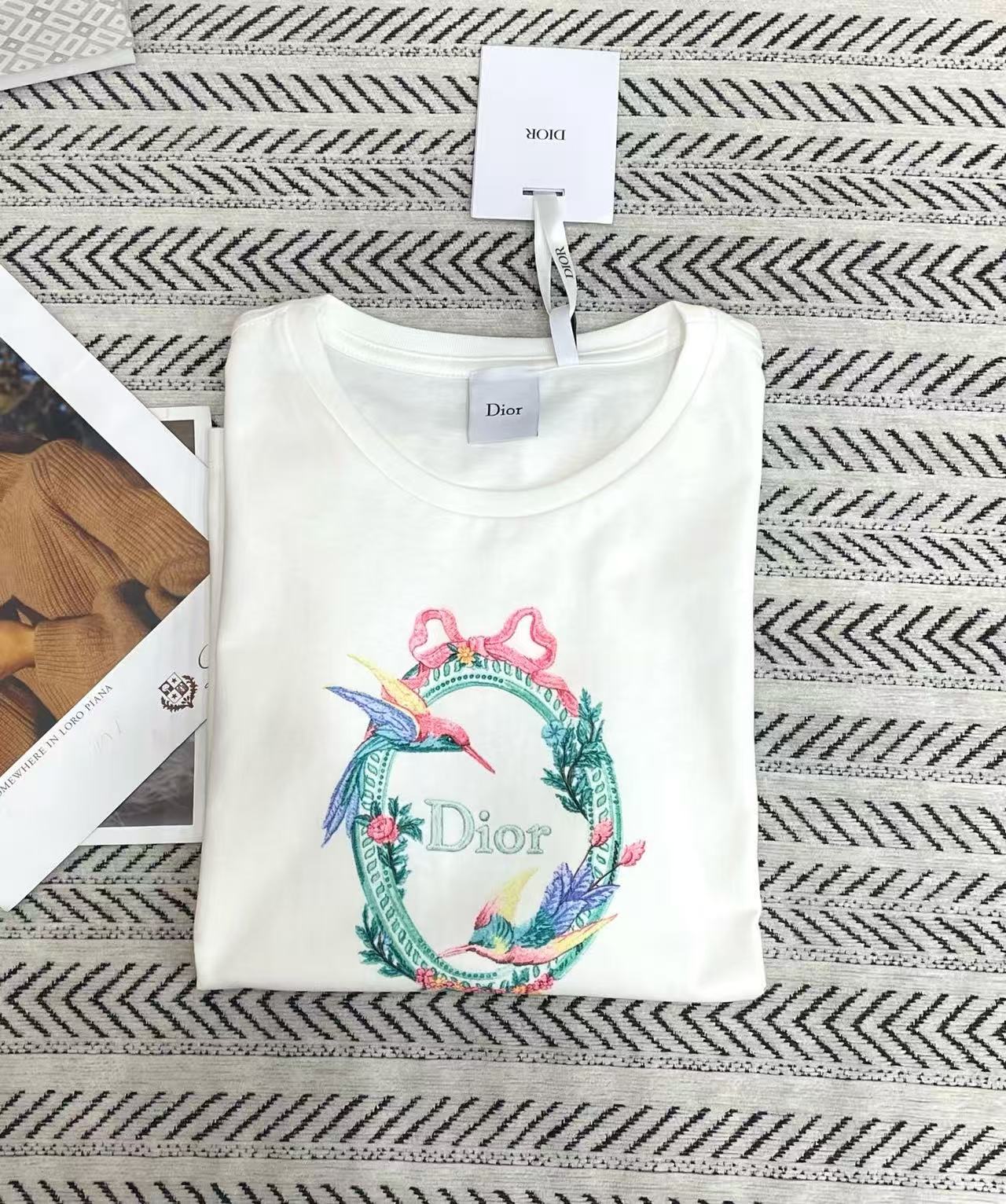 DIOR レタリングプリント＆刺繍 Tシャツ【50％割引+送料無料】
