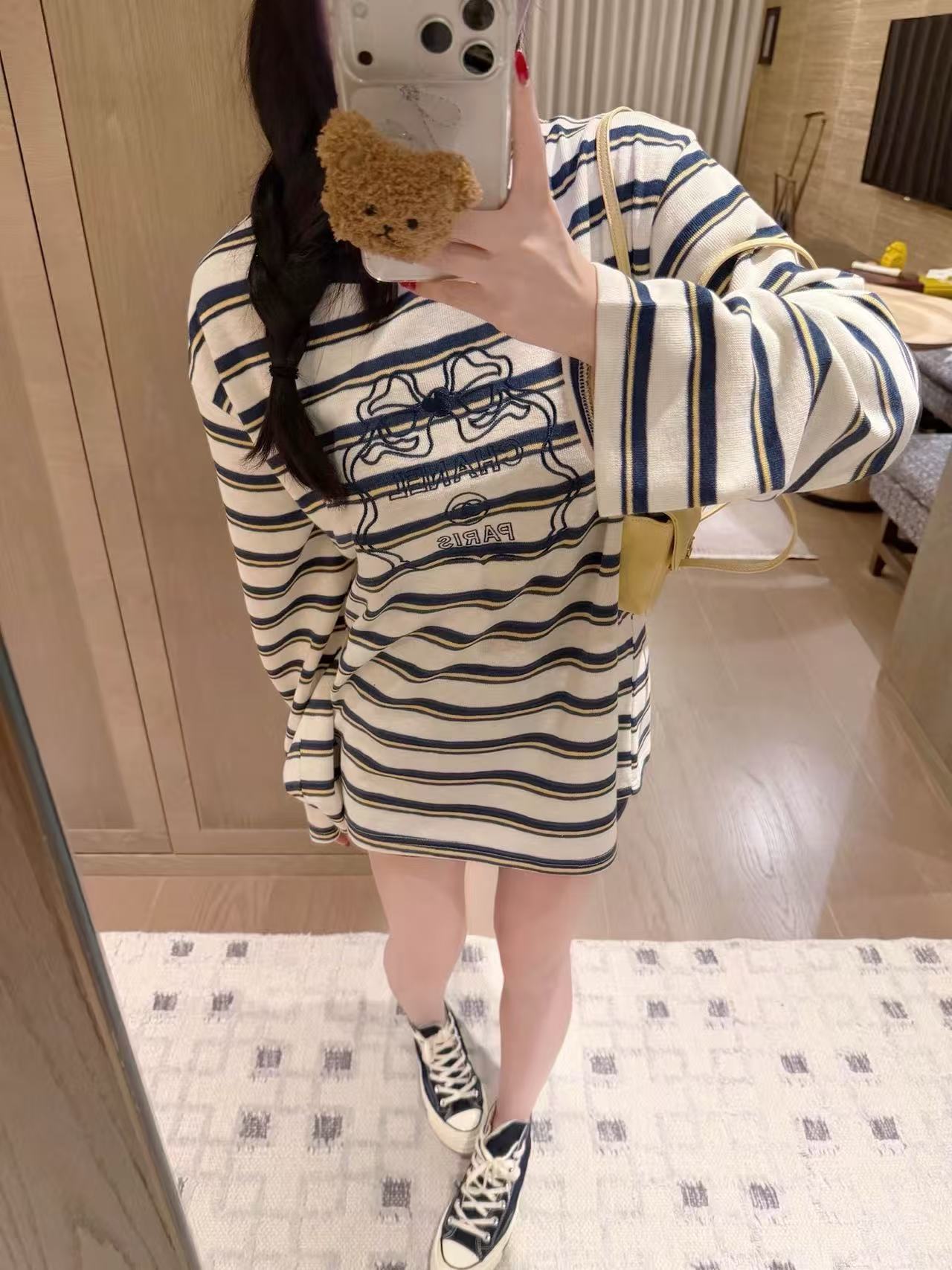 CHANE1 刺繍入りストライプTシャツ【50％割引+送料無料】