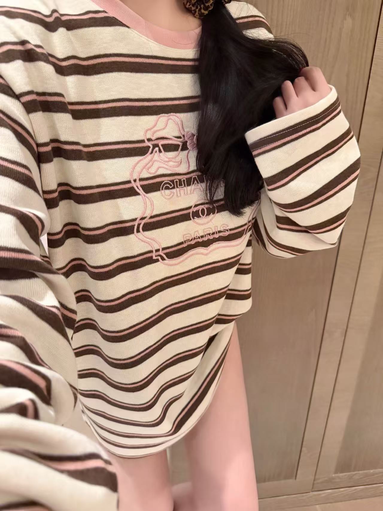 CHANE1 刺繍入りストライプTシャツ【50％割引+送料無料】