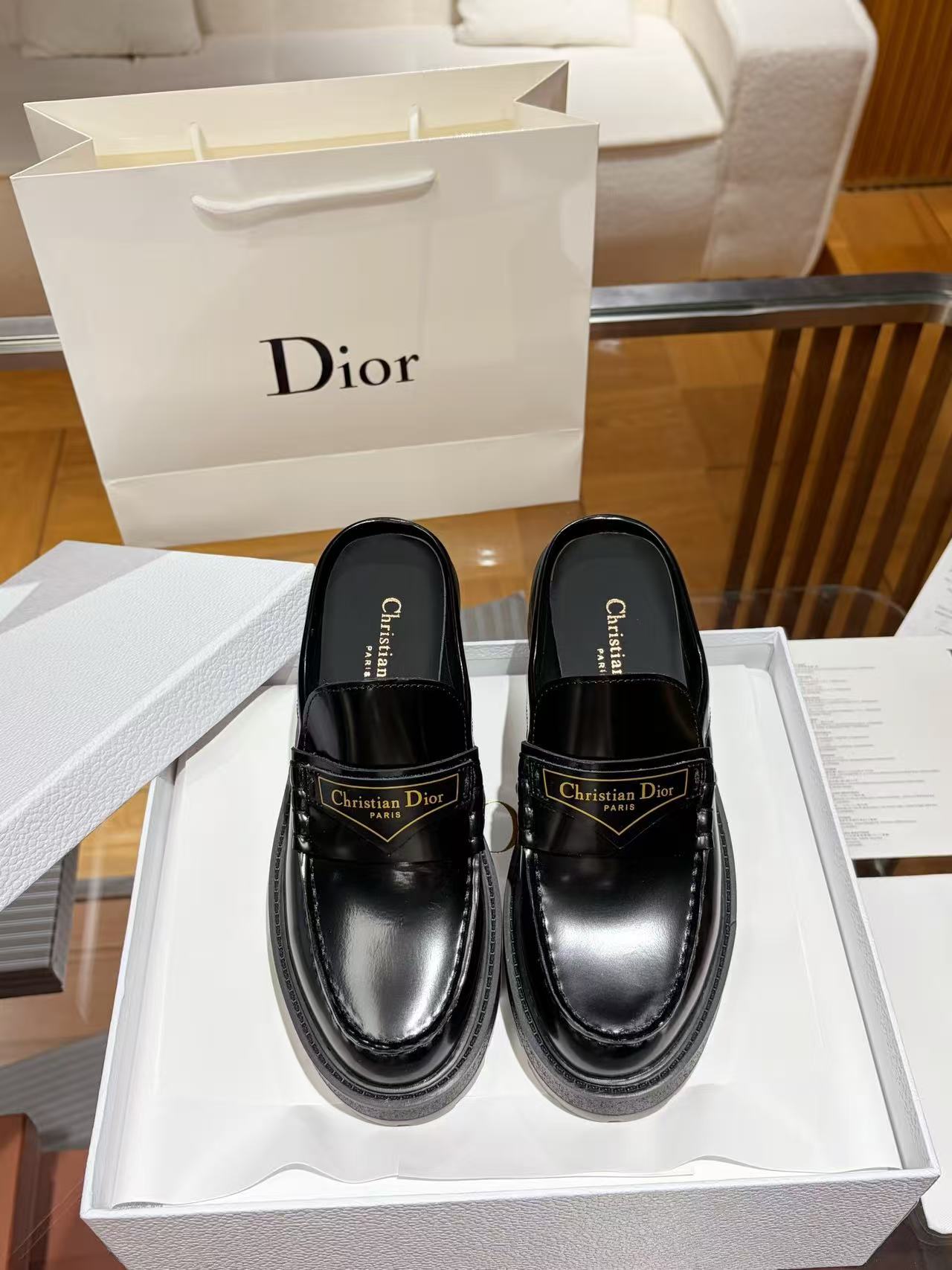 DI0R高品質シープスキン製レタープラットフォームスリッパ【50％割引+送料無料】