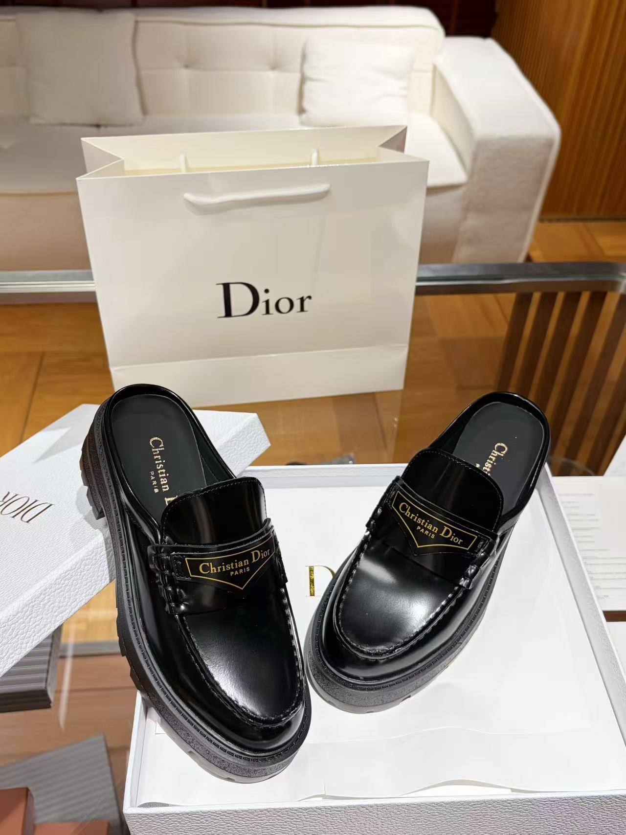 DI0R高品質シープスキン製レタープラットフォームスリッパ【50％割引+送料無料】