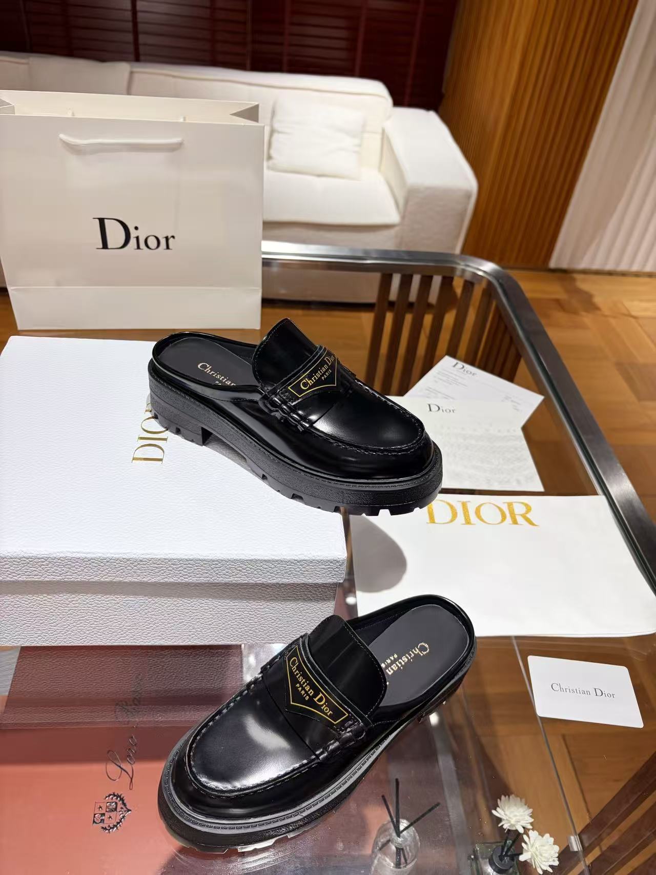 DI0R高品質シープスキン製レタープラットフォームスリッパ【50％割引+送料無料】