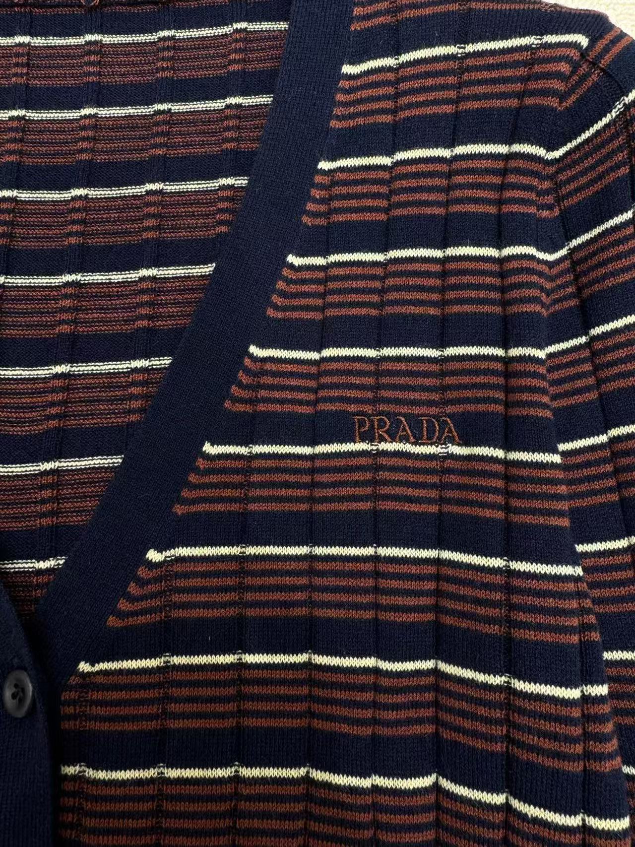 PR4DA 刺繍入りレター ウールカーディガン【50％割引+送料無料】