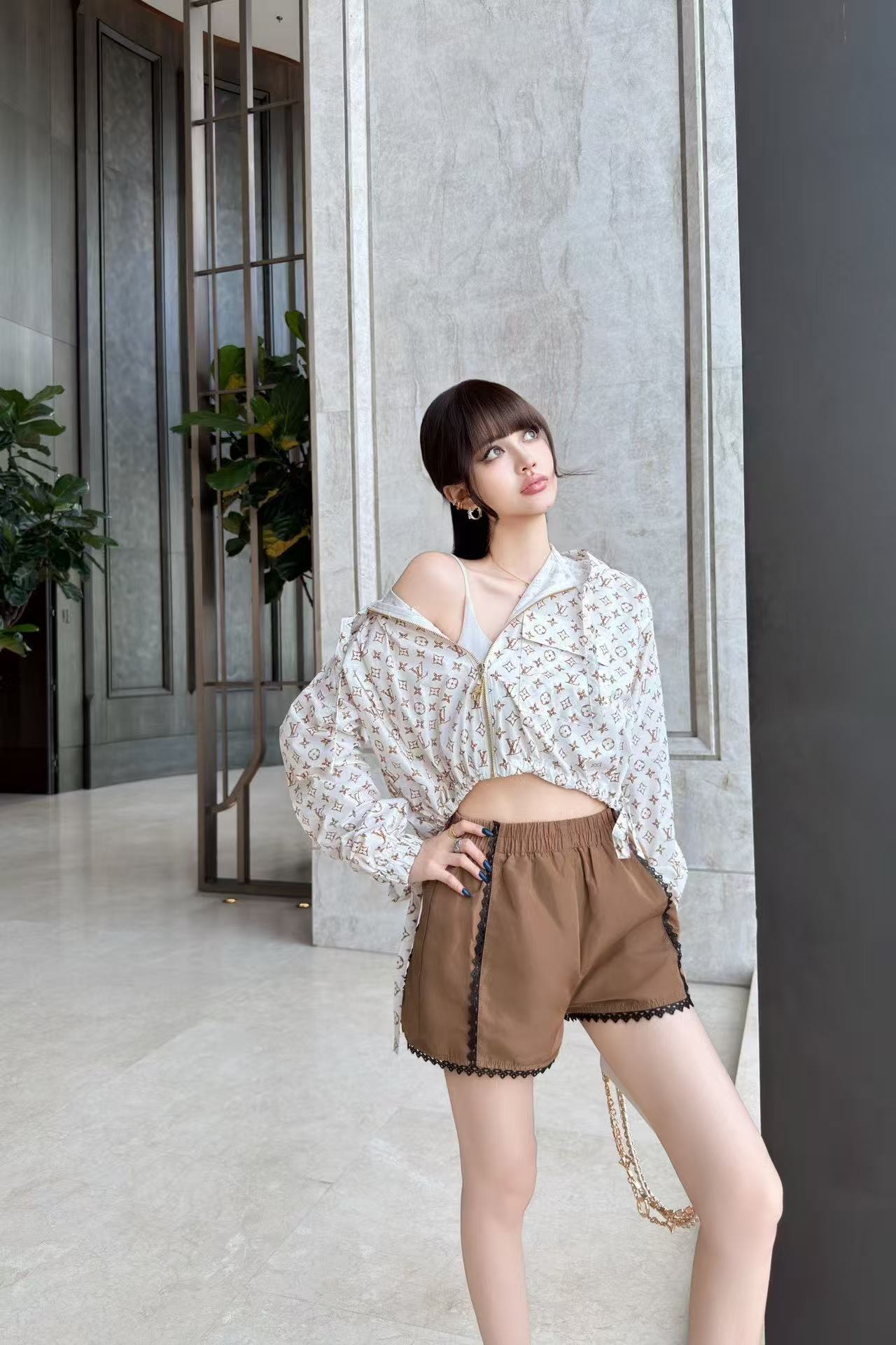 LVプリント入りフード付きUVカットジャケット【50％割引+送料無料】