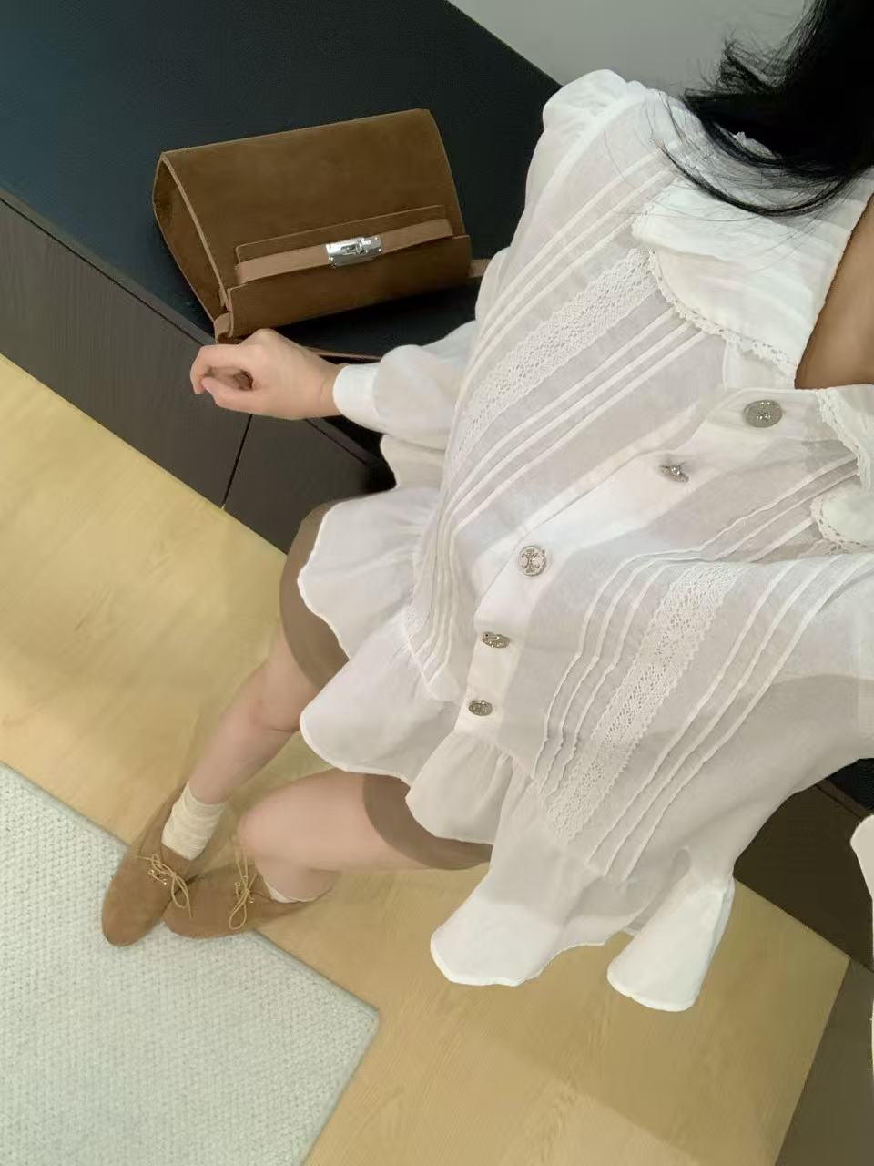 CHANE1フリルのシャツ【50％割引+送料無料】