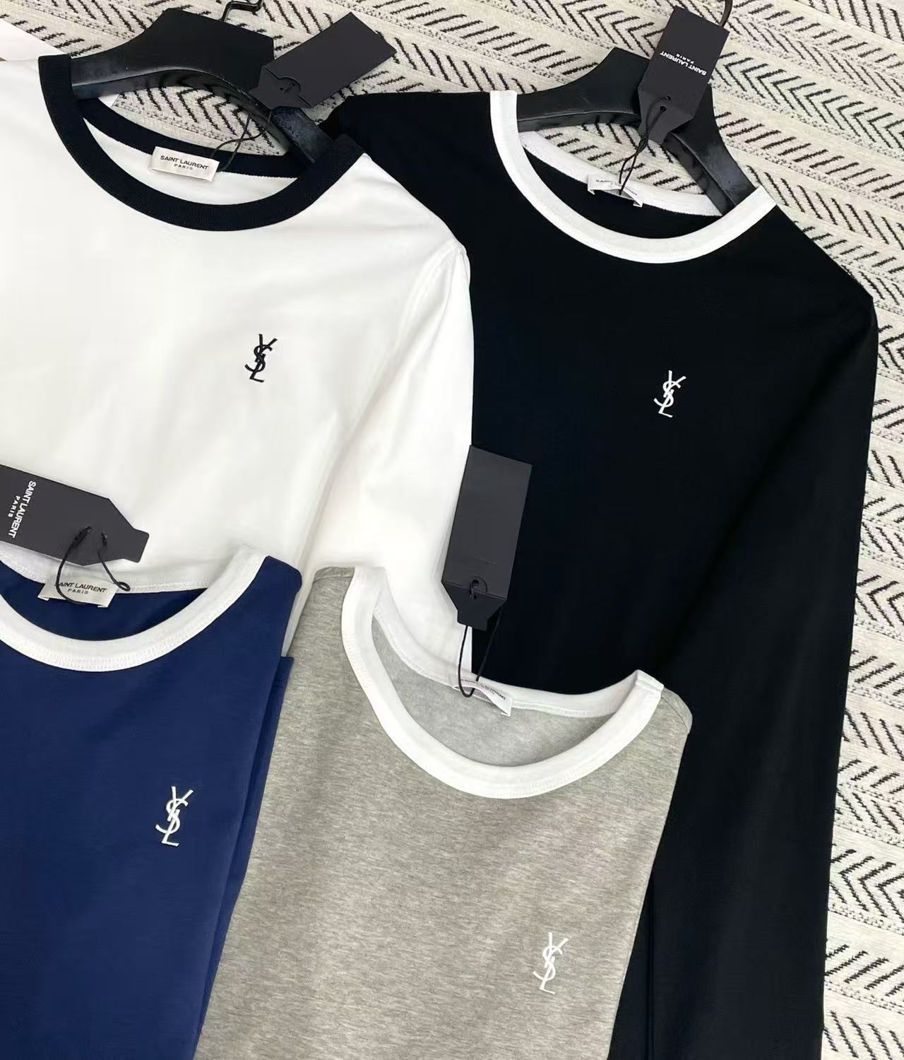 YSL シンプルロゴ長袖Tシャツ【50％割引+送料無料】