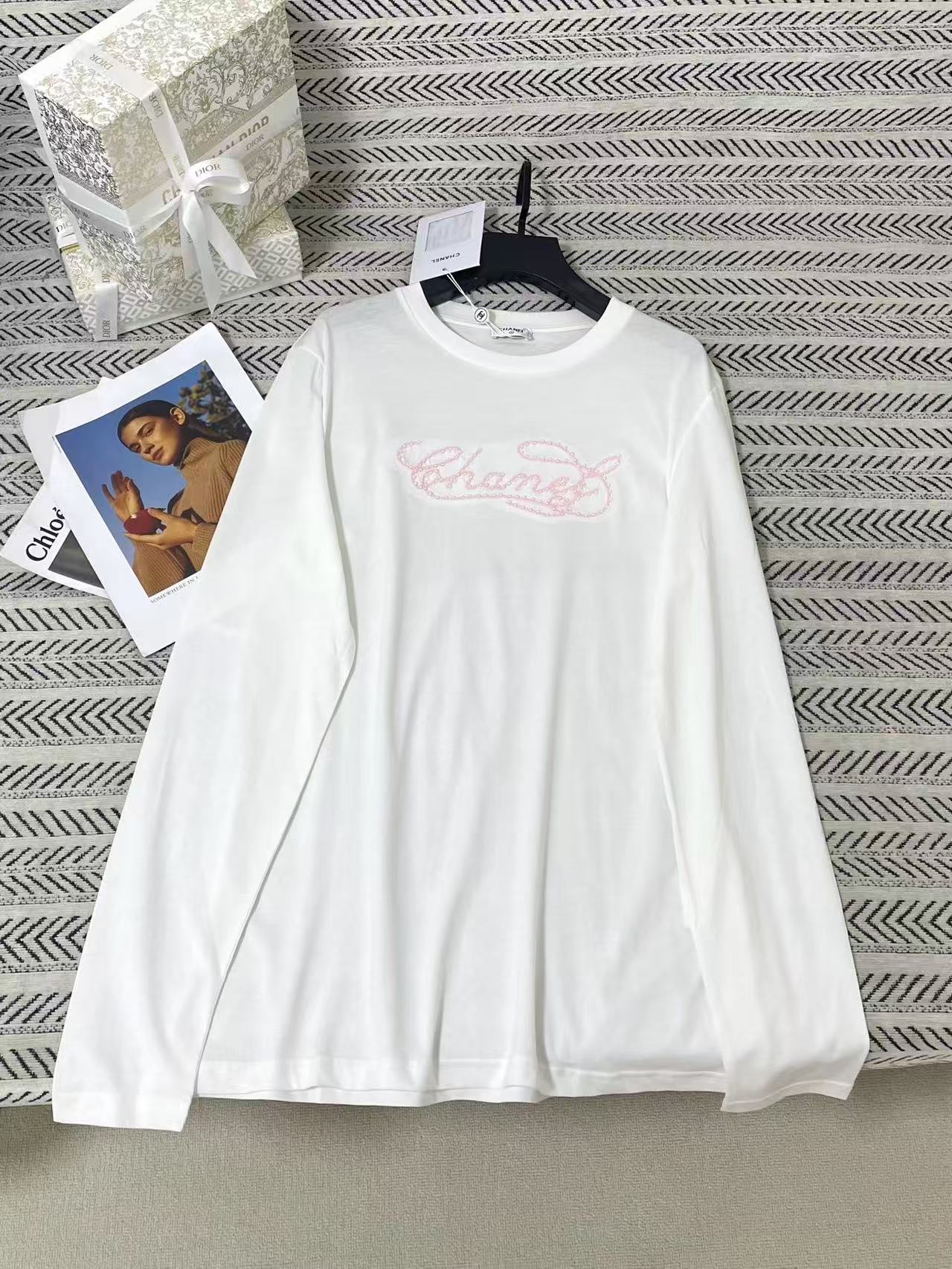 CHANE1 刺繍ビーズ文字入り長袖Tシャツ【50％割引+送料無料】