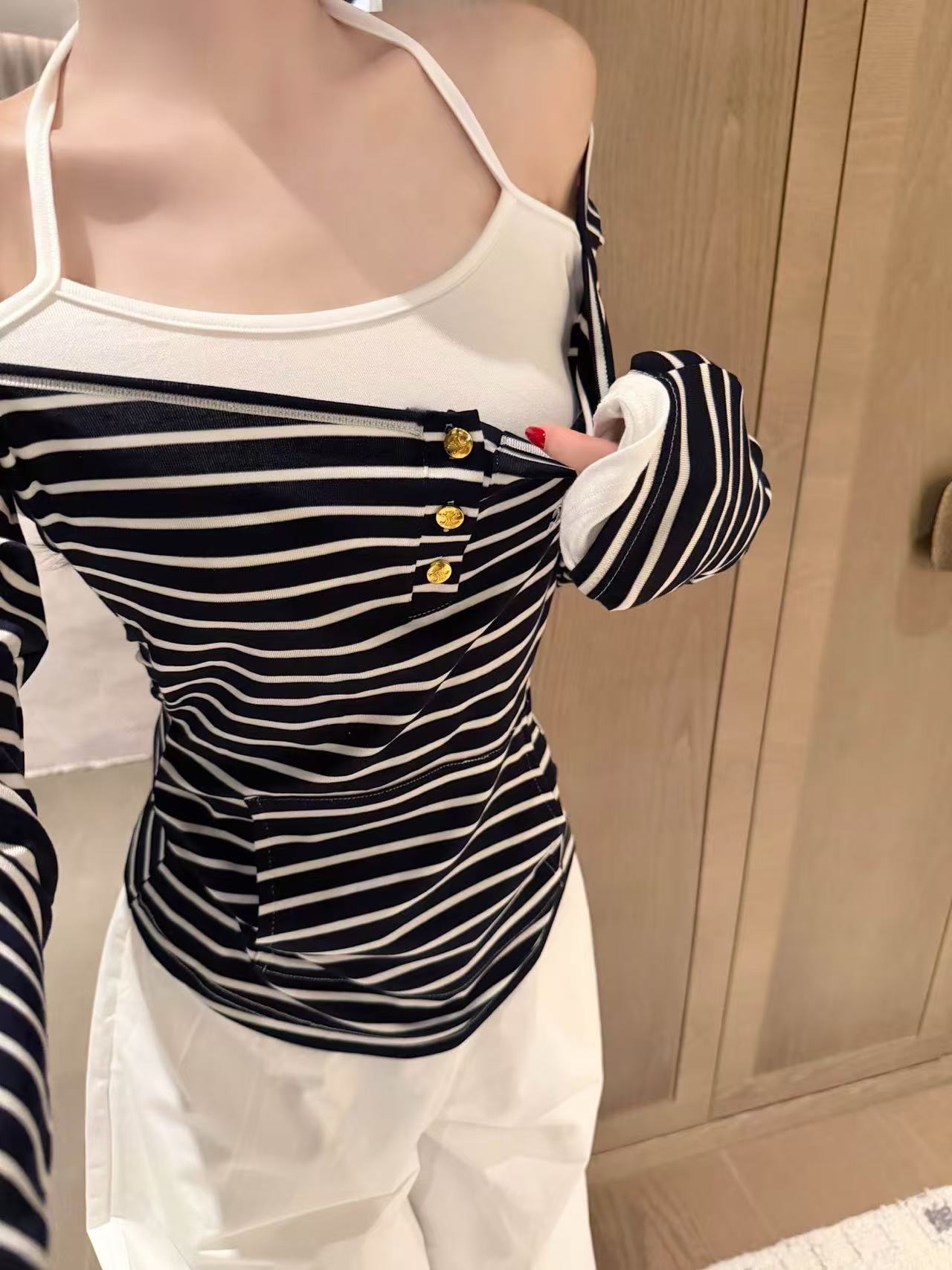 CEL1NE メタルボタンストライプTシャツ【50％割引+送料無料】