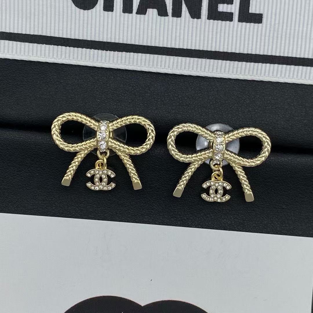 CHANE1 ダブルC ダイヤモンドスタッドピアス【50％割引+送料無料】