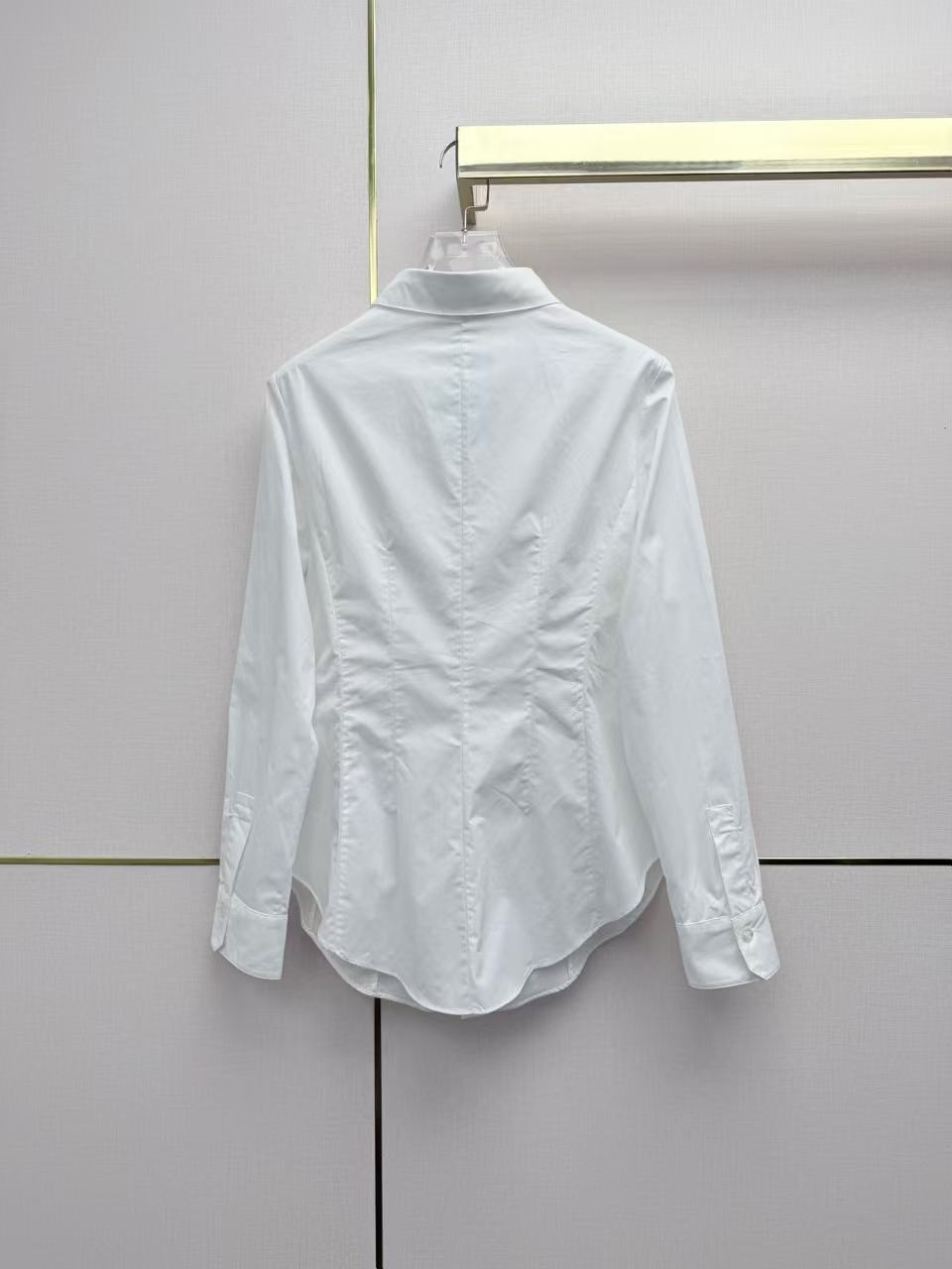DI0R刺繍入りレターシャツ【50％割引+送料無料】