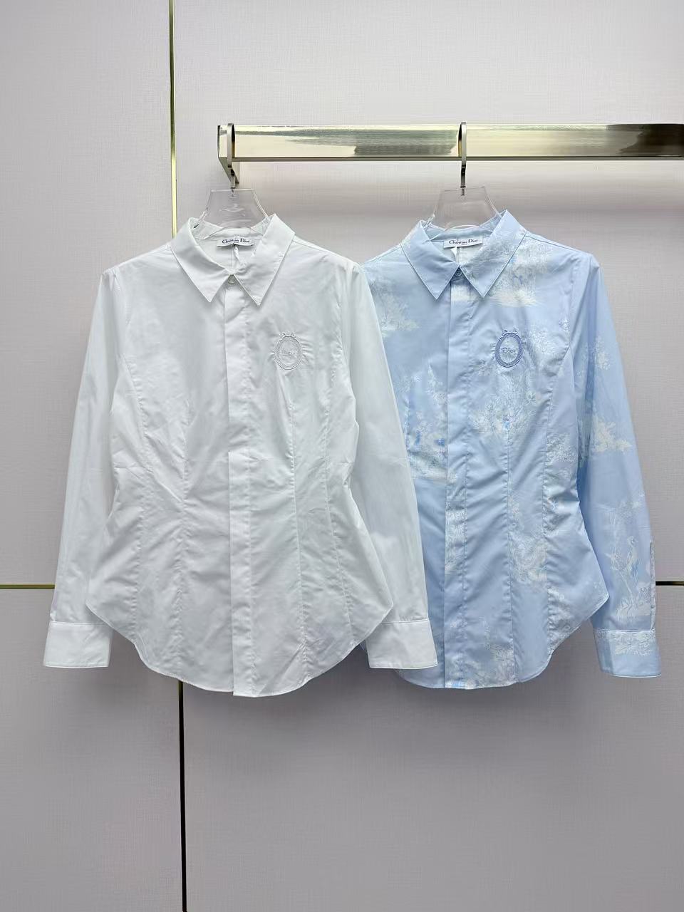 DI0R刺繍入りレターシャツ【50％割引+送料無料】