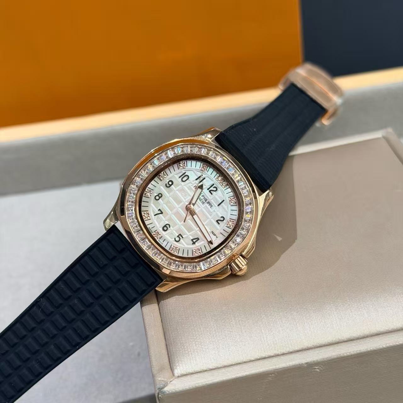 PATEK PH1LIPPEダイヤモンド・ウォッチ【50％割引+送料無料】