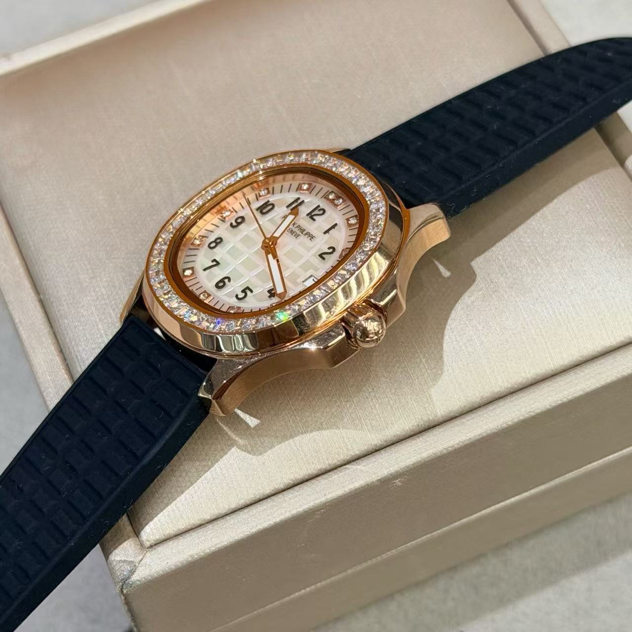 PATEK PH1LIPPEダイヤモンド・ウォッチ【50％割引+送料無料】