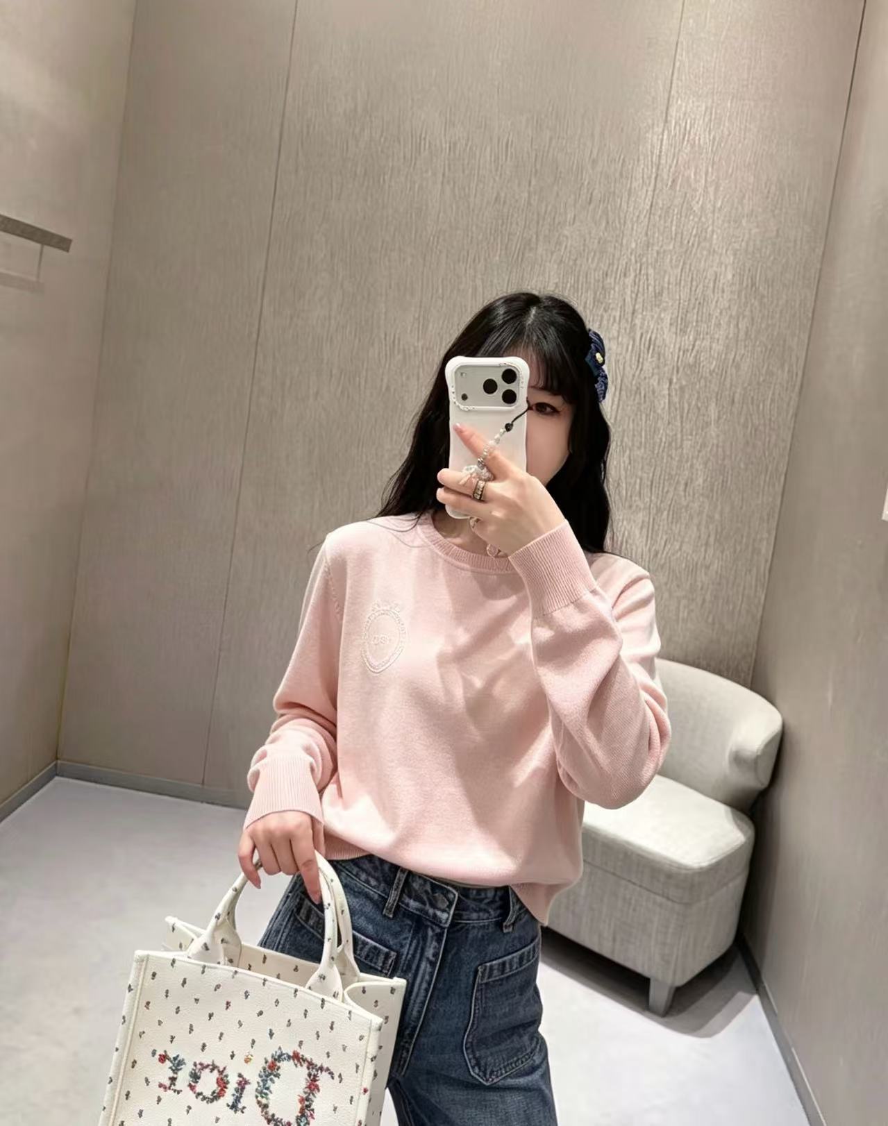DI0R文字刺繍入りウールセーター【50％割引+送料無料】